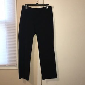ELLE Black pleated dress pants.🔥 Size 8.
